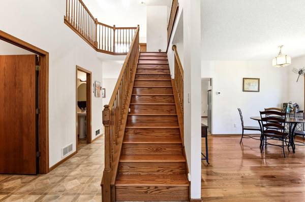 6814 Wildflower DR S, Cottage Grove, MN 55016
