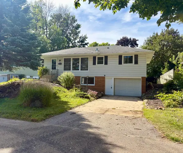 2034 24th ST NW, Rochester, MN 55901