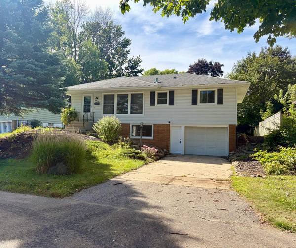 2034 24th ST NW, Rochester, MN 55901