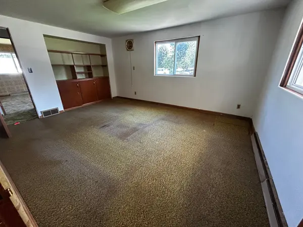 202 W Main ST, Ceylon, MN 56121