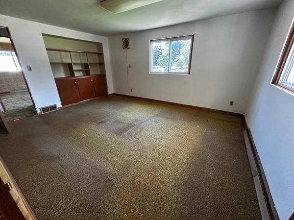 202 W Main ST, Ceylon, MN 56121