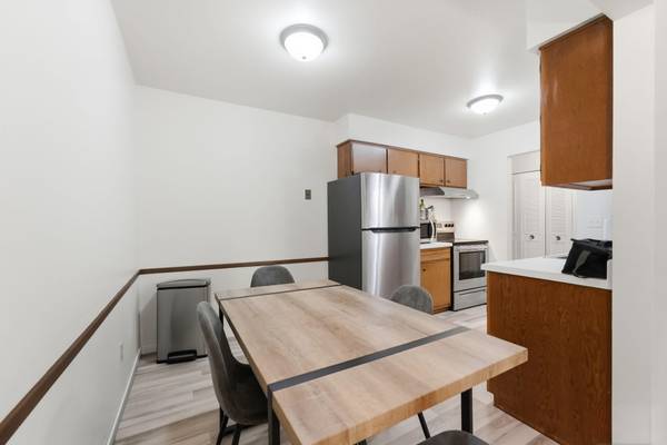 3155 Old Highway 8 #203, Roseville, MN 55418