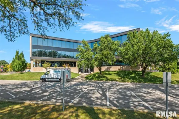 3085 Adlai Stevenson DR, Springfield, IL 62703