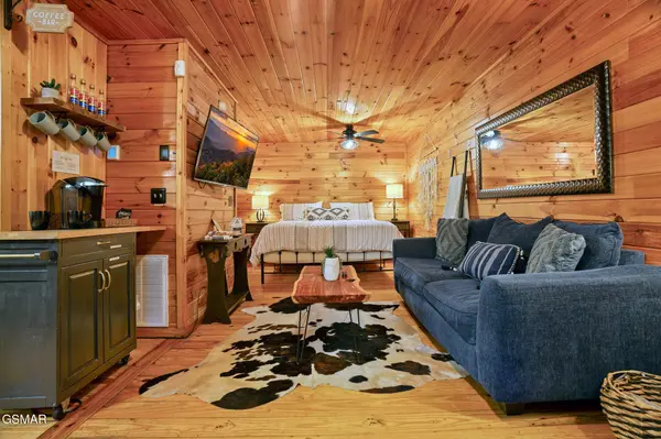 704 Forest Drive, Pigeon Forge, TN 37863