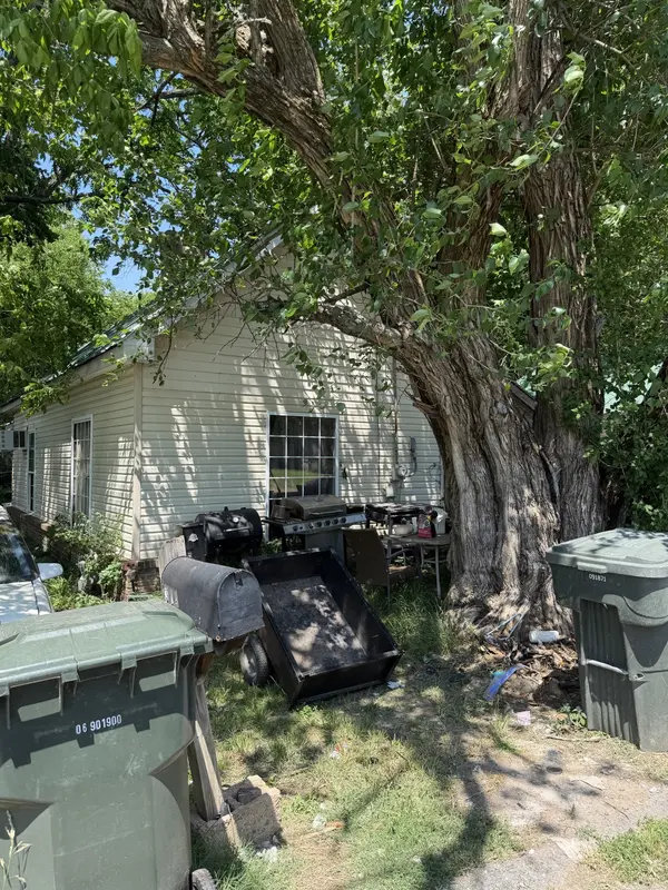 304 20th Ave #E, Springfield, TN 37172