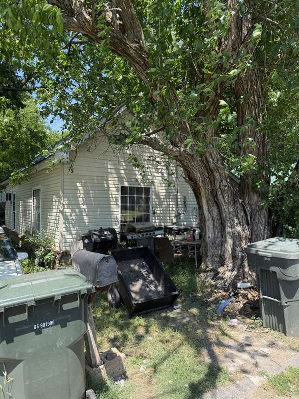 304 20th Ave #E, Springfield, TN 37172