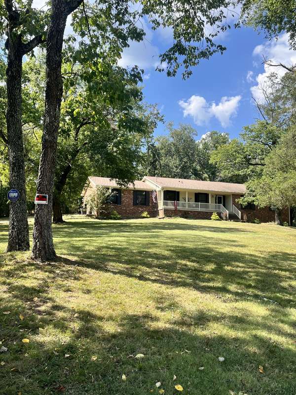 125 Mallard Dr, Hendersonville, TN 37075