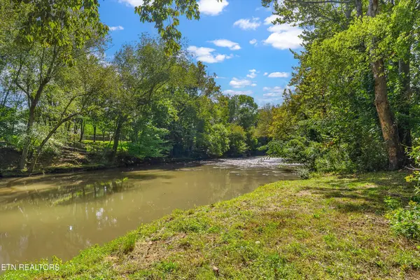 2255 Red Bank Rd, Sevierville, TN 37876