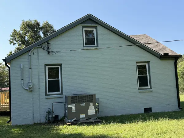 3015 Greenhill Dr, Centerville, TN 37033