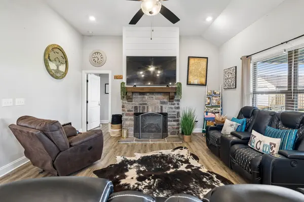 2743 W County Farm Rd, Springfield, TN 37172