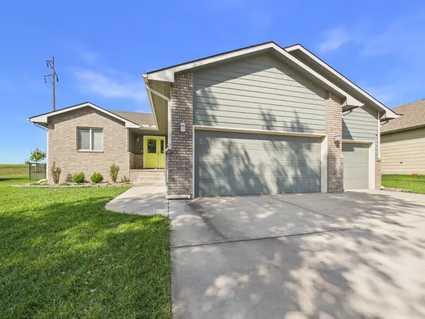 2101 N Woodard St., Derby, KS 67037-2364