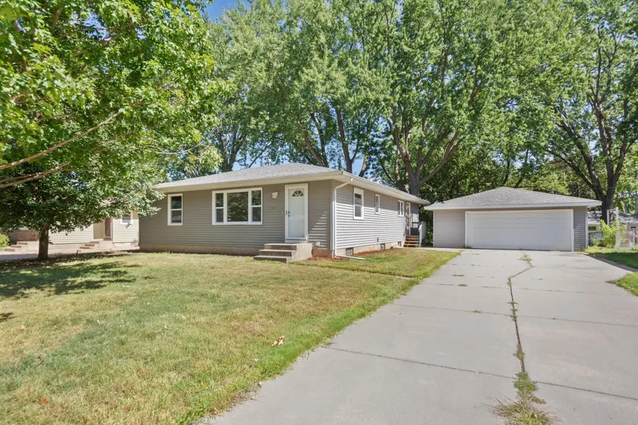 4242 Limestone DR, Eagan, MN 55122