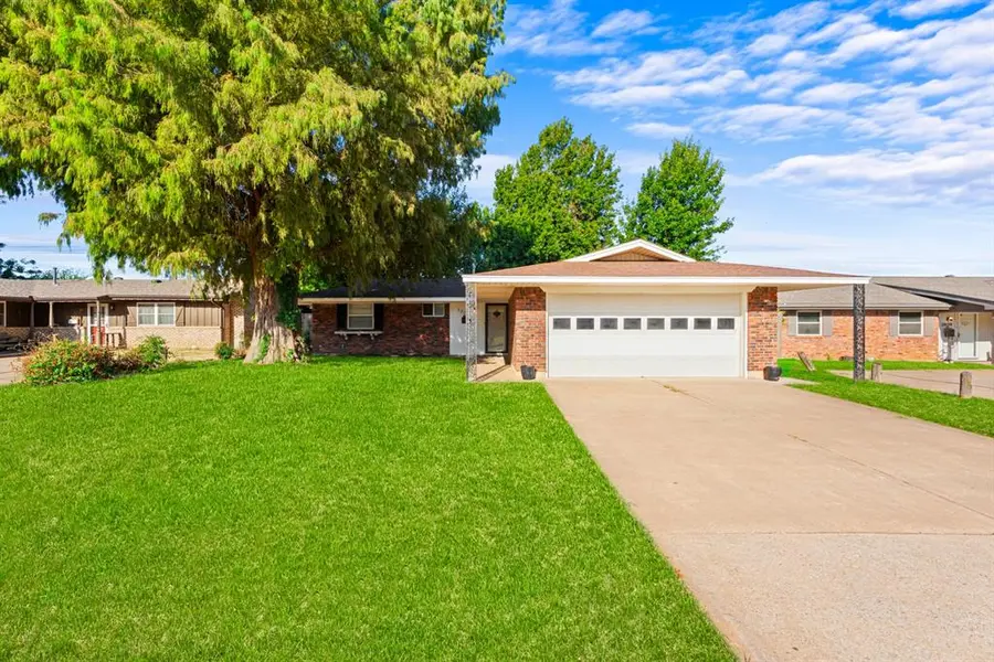 3805 N Eagle LN, Bethany, OK 73008