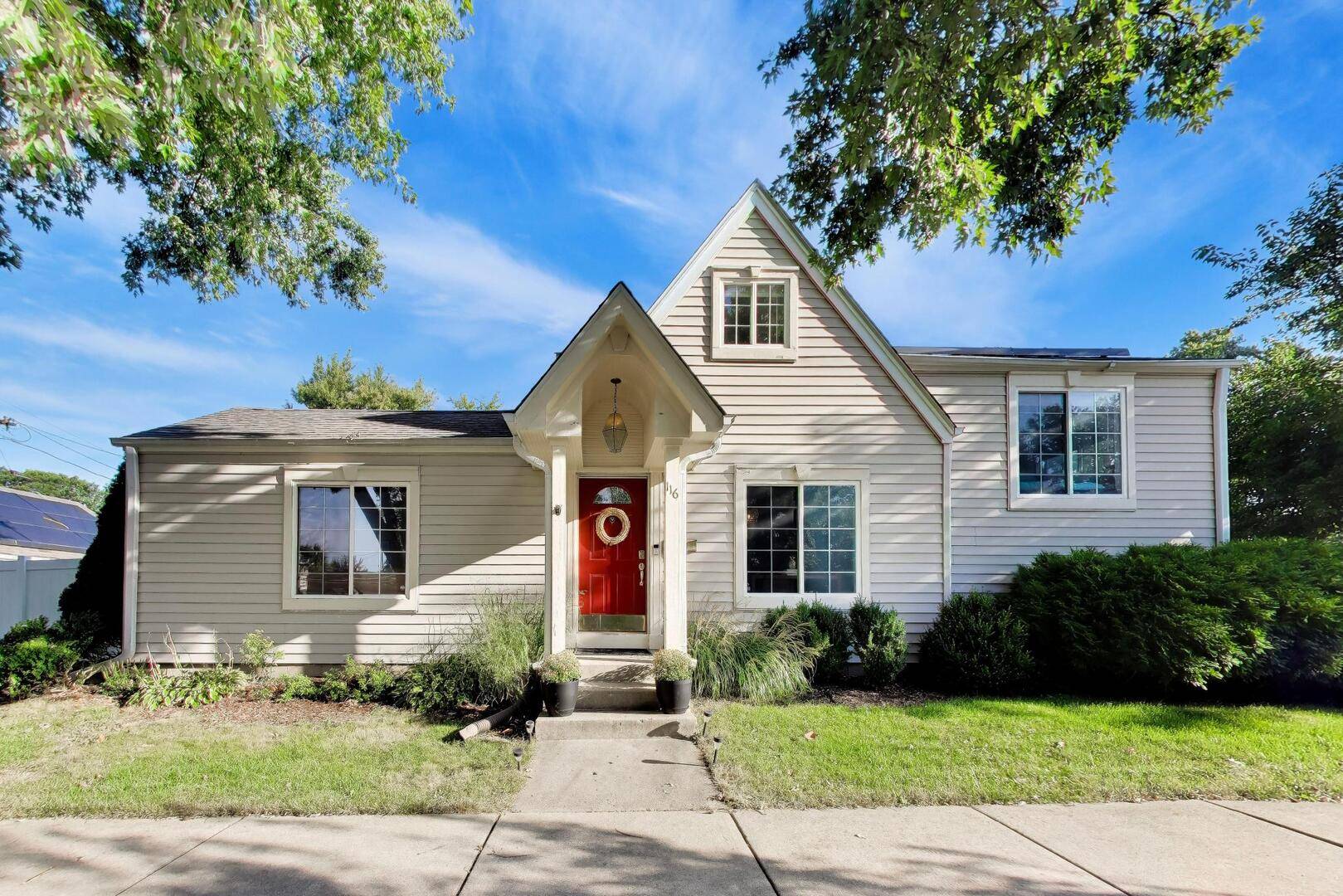 116 E Grove ST, Lombard, IL 60148