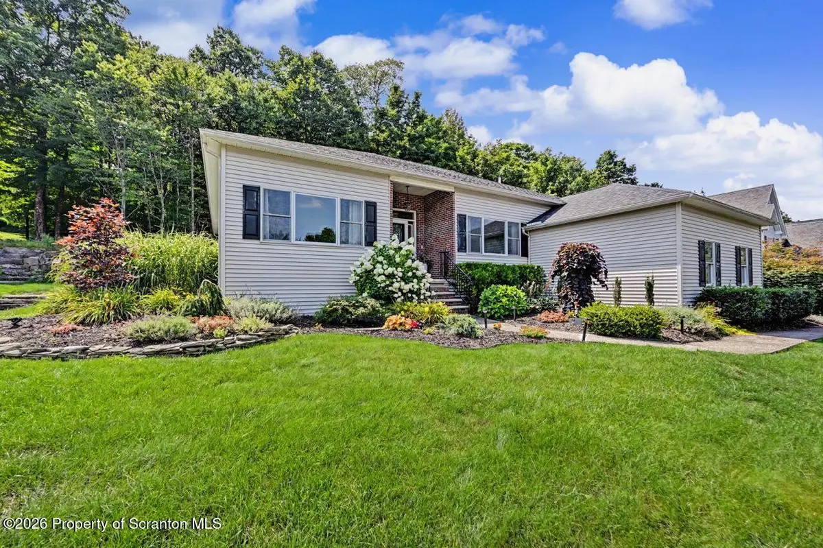 212 Marcaby LN, South Abington Twp, PA 18411