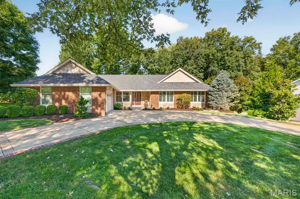 14641 Pine Orchard CT, Chesterfield, MO 63017