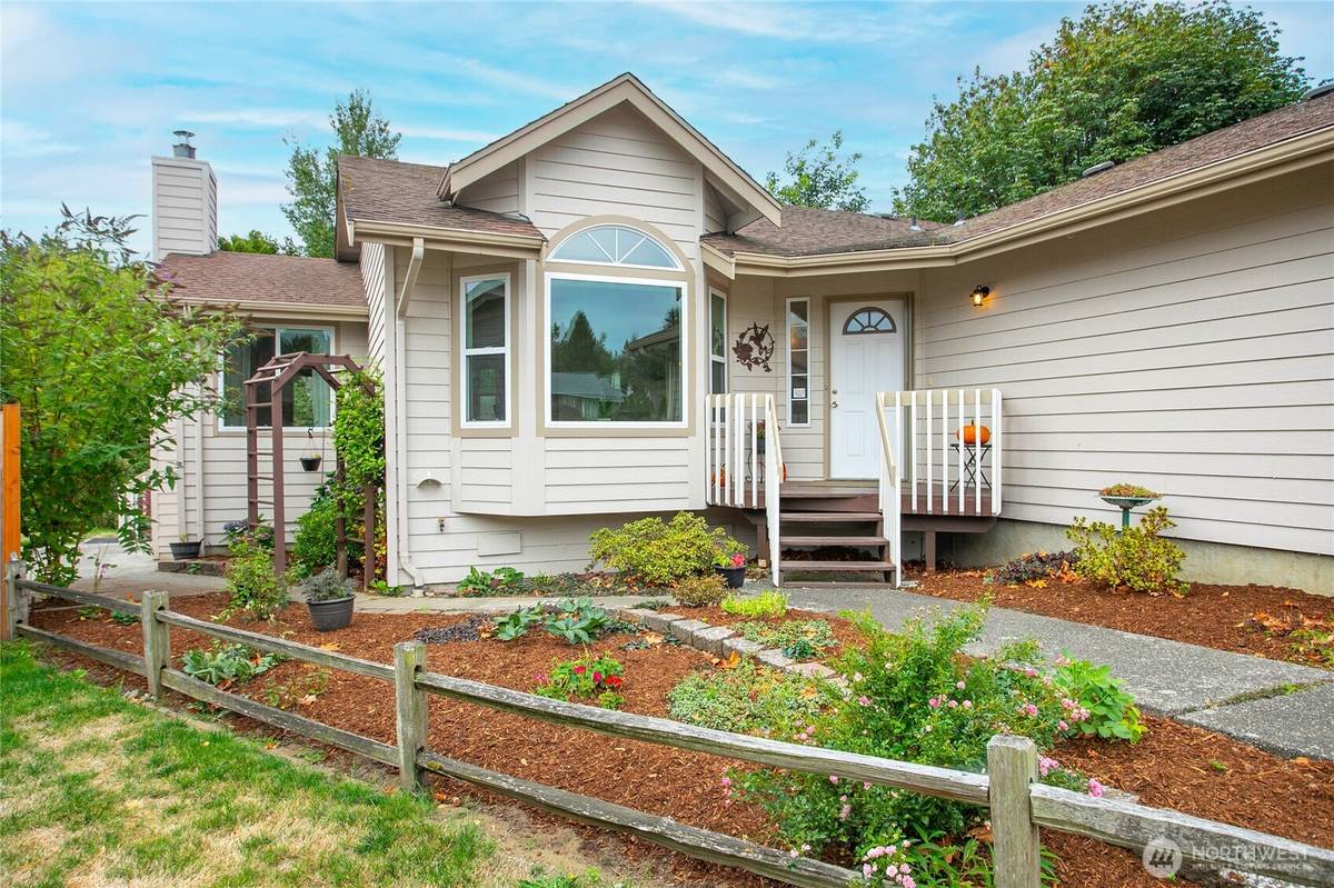6151 Unrein DR SE, Ferndale, WA 98248