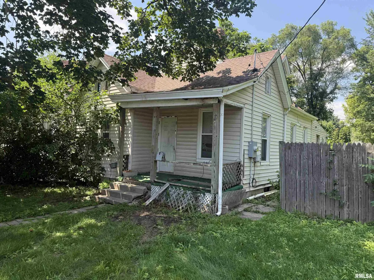 907 E VIRGINIA AVE, Peoria, IL 61603