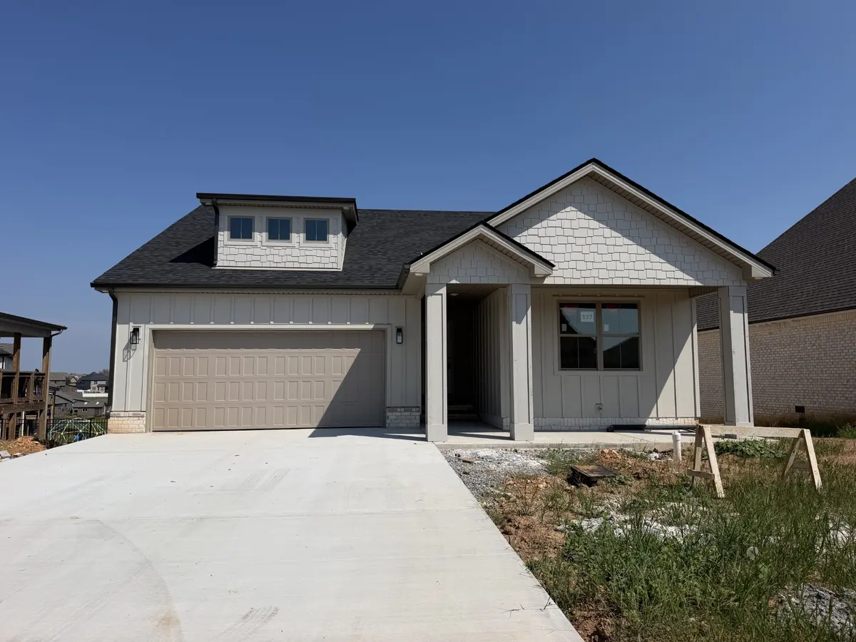 907 Bankside Dr, Clarksville, TN 37043