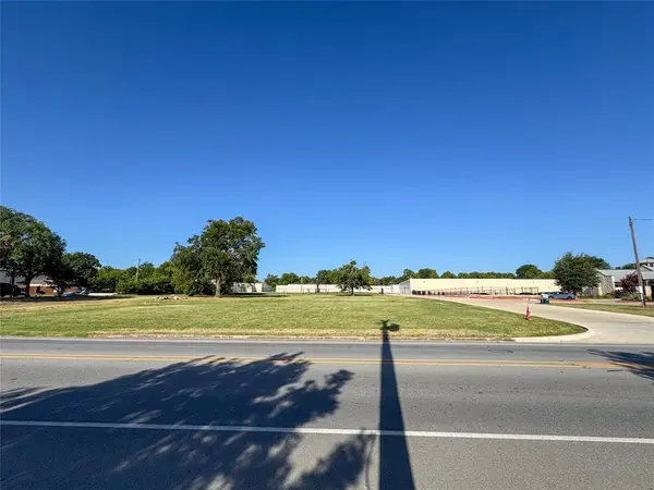 2412 Travis Street, Sherman, TX 75092