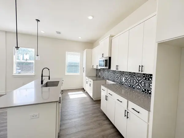 1106 Begonia TER #1, Austin, TX 78741