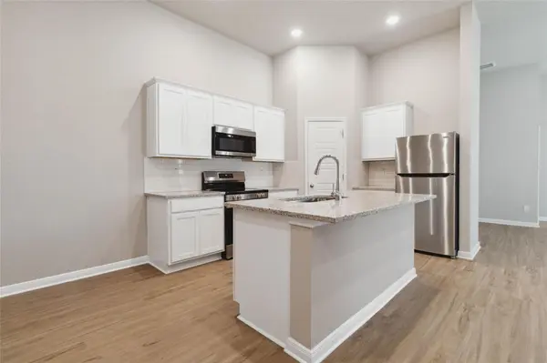 198 Schrader DR #Unit B, Buda, TX 78610