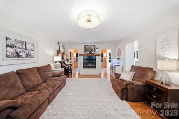 55 Brookside DR, Columbus, NC 28722