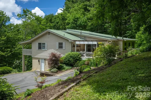 665 Will Robbins LN, Newland, NC 28657