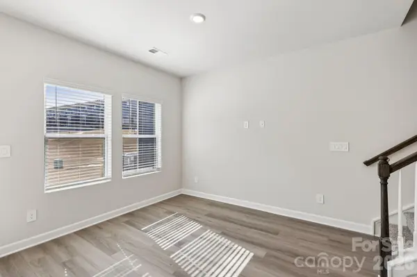 8017 Hidden Springs TRL, Charlotte, NC 28216