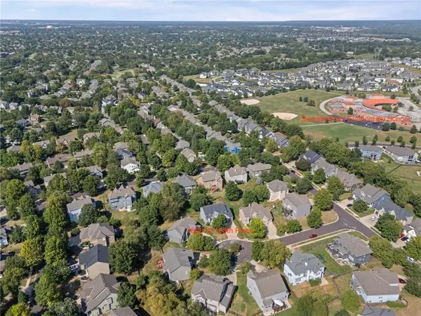 4808 W 158th PL, Overland Park, KS 66224
