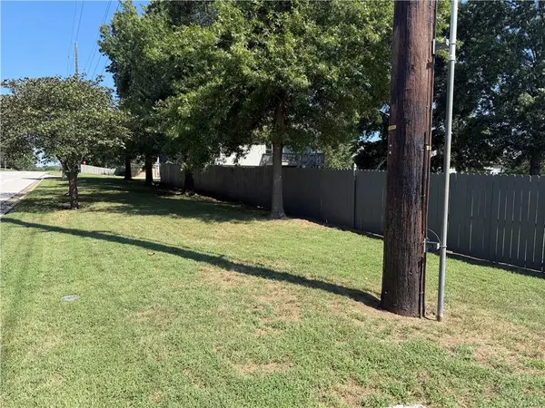 21415 W 52nd ST, Shawnee, KS 66218