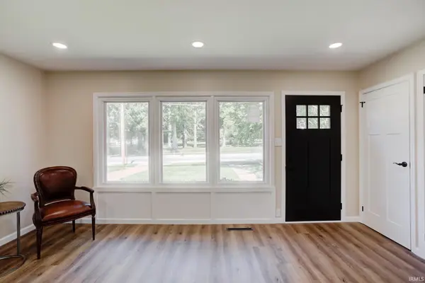 118 W Mill RD, Evansville, IN 47710