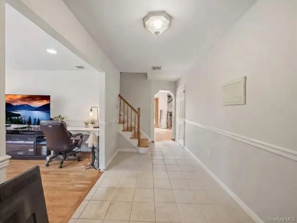 21 Argow PL, Nanuet, NY 10954