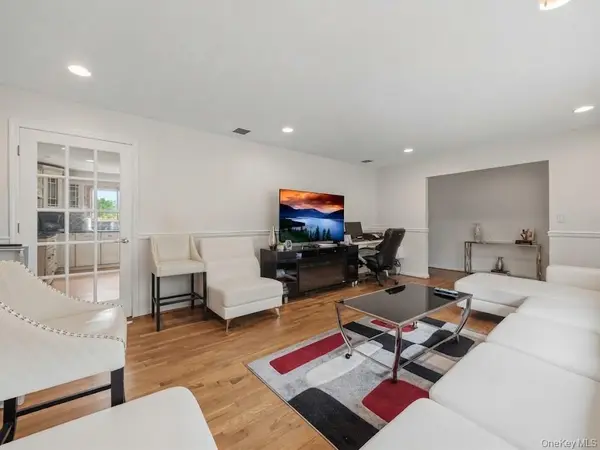 21 Argow PL, Nanuet, NY 10954