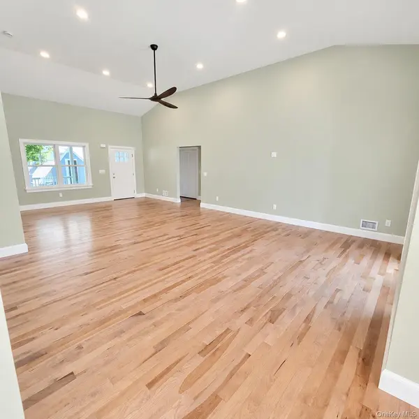 Address not disclosed, Huntington, NY 11743
