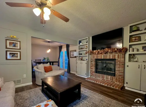 317 Glenview DR, Lawrence, KS 66049