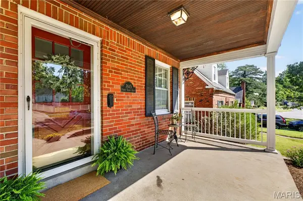 7615 N Sunset DR, Pasadena Park, MO 63121