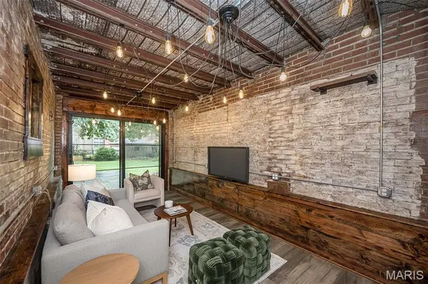 789 Yale AVE, University City, MO 63130