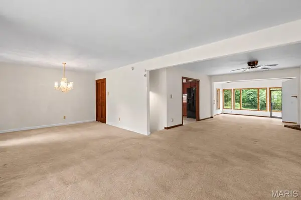 11070 Easy ST, St Ann, MO 63074