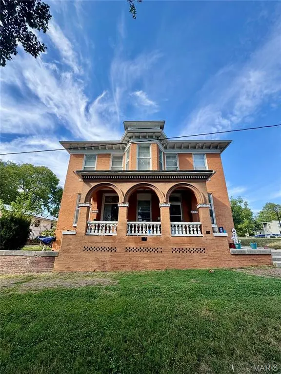 705 Main ST #C, Highland, IL 62249