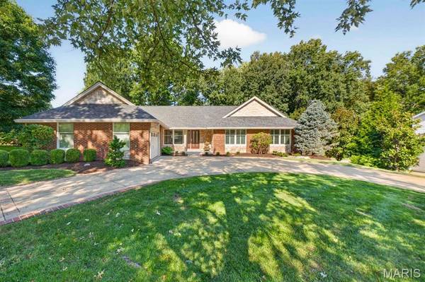 14641 Pine Orchard CT, Chesterfield, MO 63017