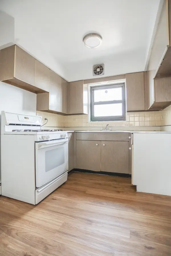 2550 W Catalpa AVE #C4, Chicago, IL 60625
