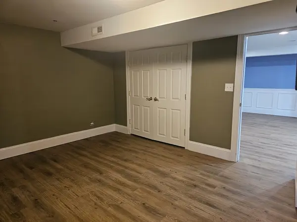 1903 Golf Road #1B, Mount Prospect, IL 60056