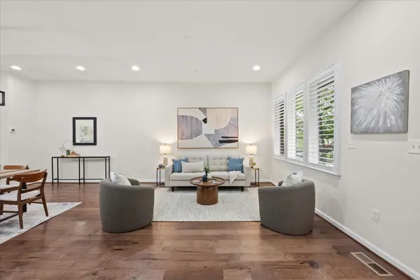 130 Cambria WALK, Alexandria, VA 22304