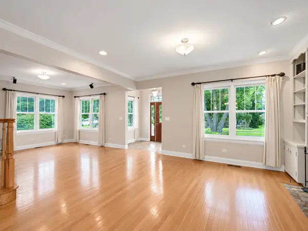 217 S Summit ST, Wheaton, IL 60187