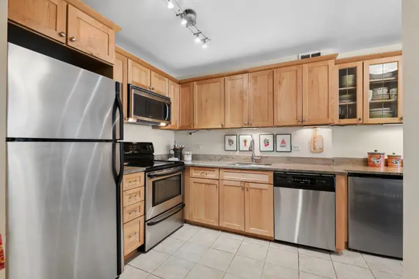 260 E Chestnut ST #1407, Chicago, IL 60611