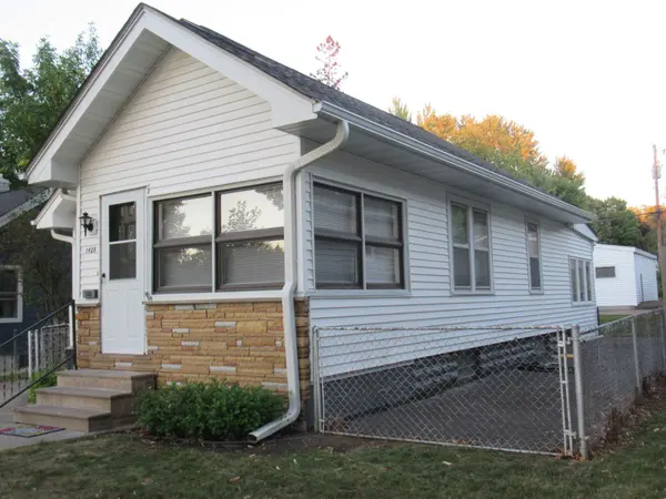1428 Hazel ST N, Saint Paul, MN 55119