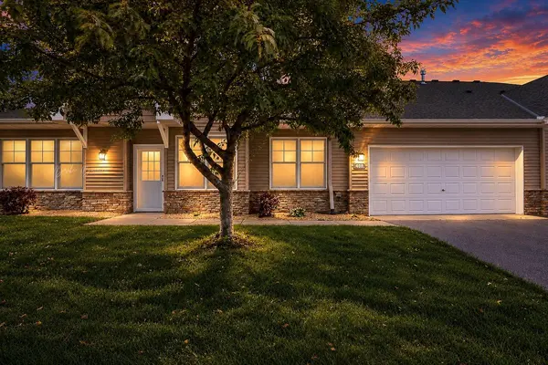 468 Hayes DR, Hastings, MN 55033