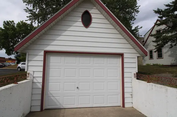 404 5th ST S, Sauk Centre, MN 56378