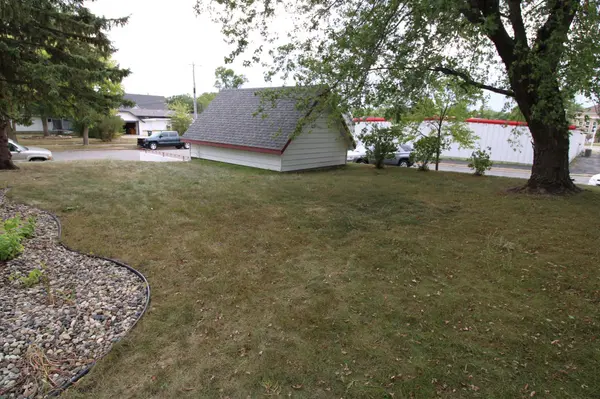 404 5th ST S, Sauk Centre, MN 56378